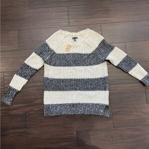 American Eagle Outfitters Gray and Cream Striped Sweater Size XS - NWT